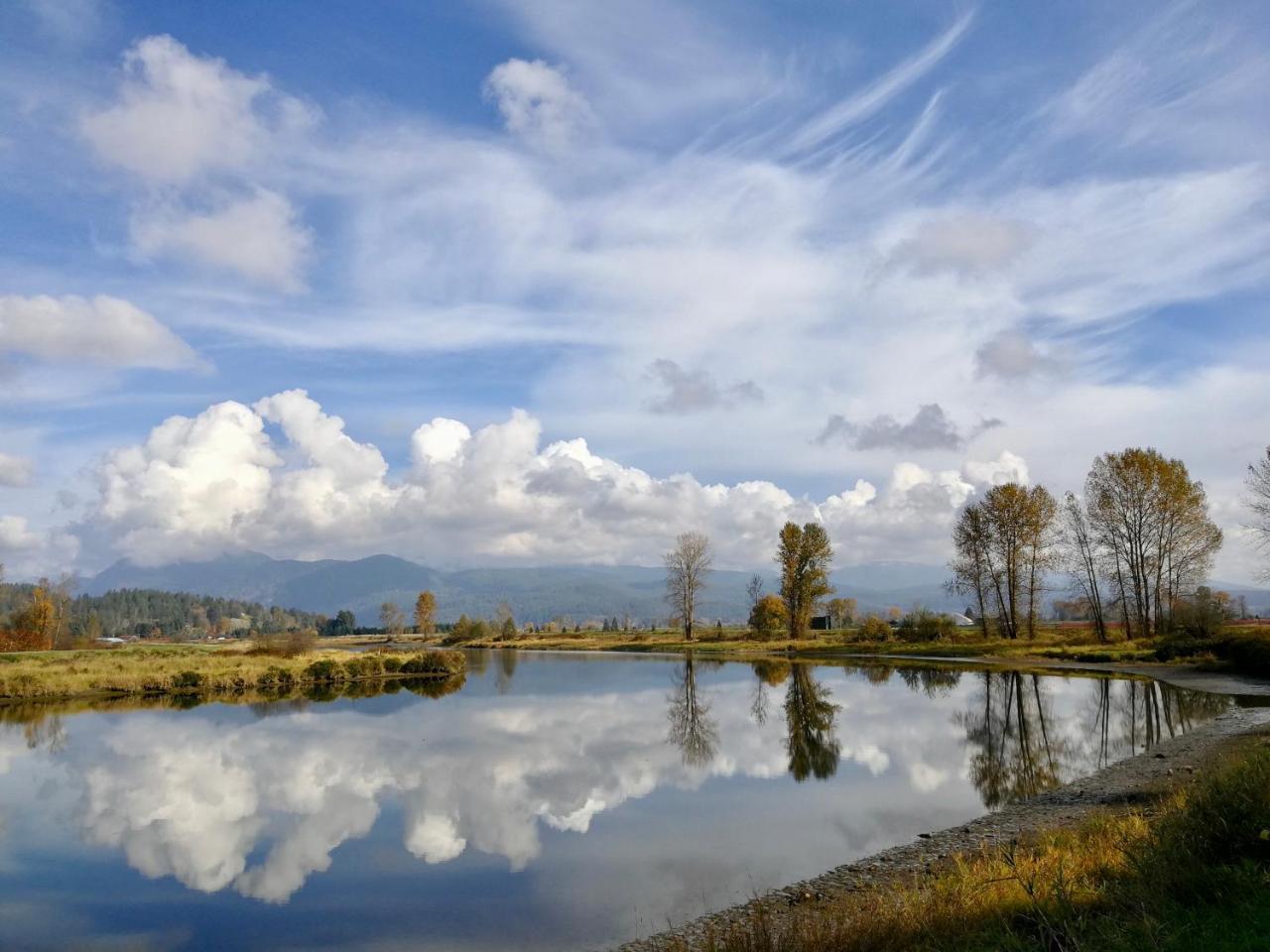 Cedar Manor Bed And Breakfast Pitt Meadows ภายนอก รูปภาพ