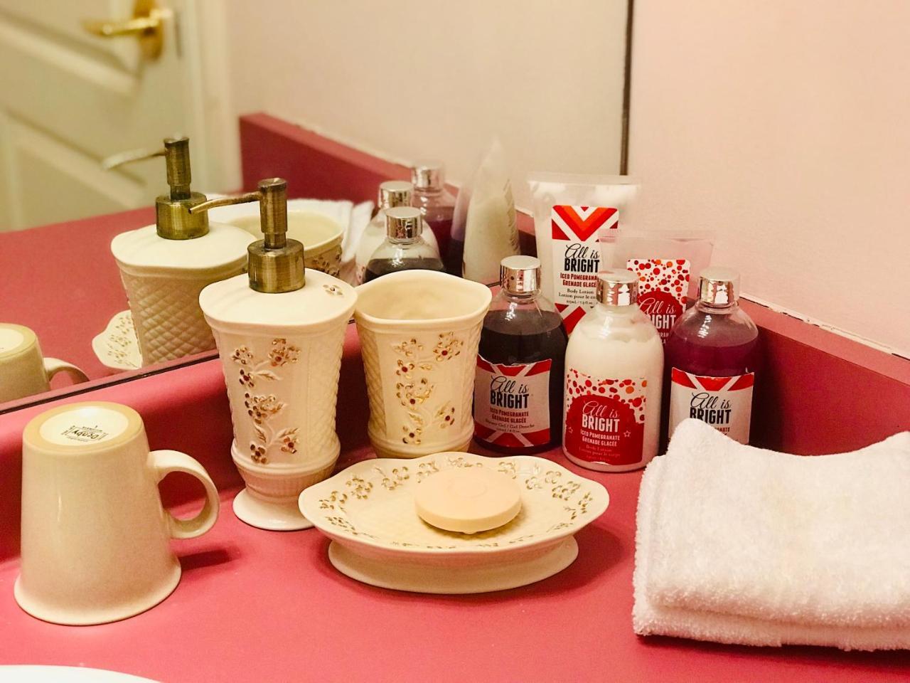 Cedar Manor Bed And Breakfast Pitt Meadows ภายนอก รูปภาพ