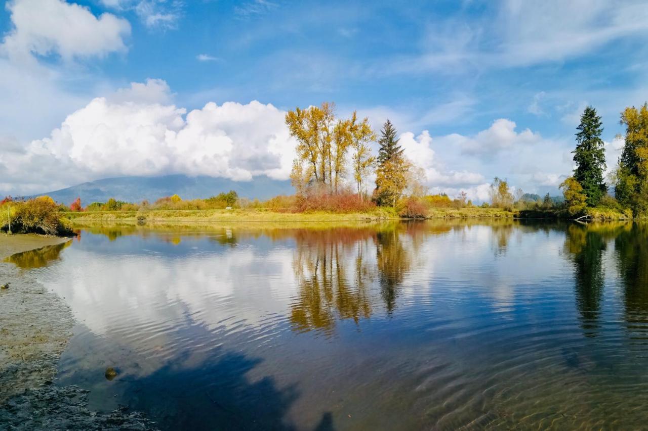 Cedar Manor Bed And Breakfast Pitt Meadows ภายนอก รูปภาพ